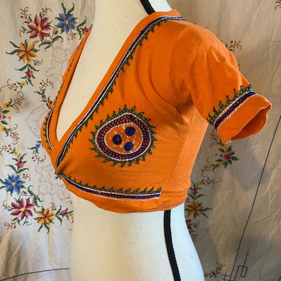 SOLD!! 60s/70s VINTAGE ORANGE WRAP CROP TOP - Picture 4 of 5